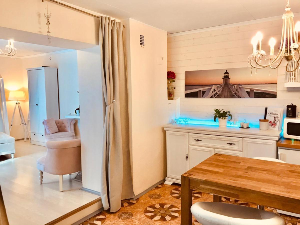 Cozy City Studio Apartment Free Parking タリン エクステリア 写真