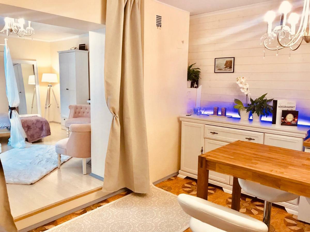Cozy City Studio Apartment Free Parking タリン エクステリア 写真