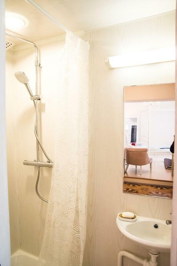 Cozy City Studio Apartment Free Parking タリン エクステリア 写真