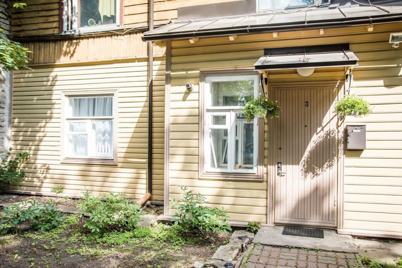 Cozy City Studio Apartment Free Parking タリン エクステリア 写真